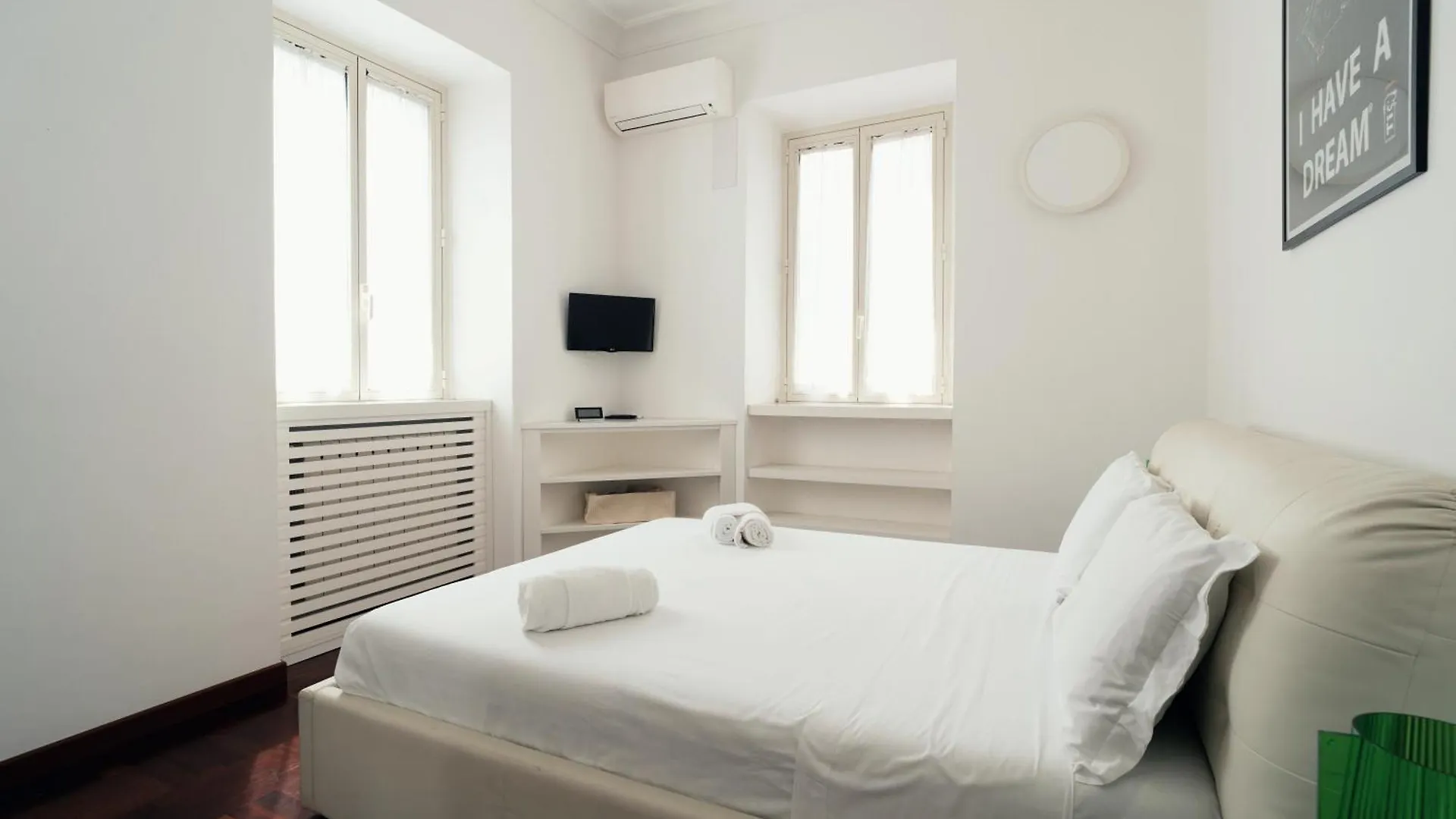 Art House Vaticano Luxury Apartment contacts